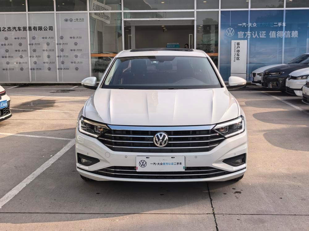 Volkswagen Sagitar 2020 — фото автомобиля 1