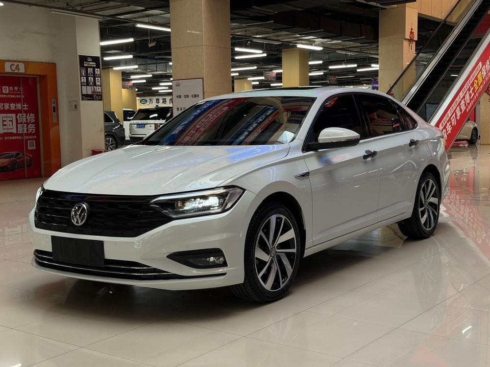 Volkswagen Sagitar 2022 — фото автомобиля 1