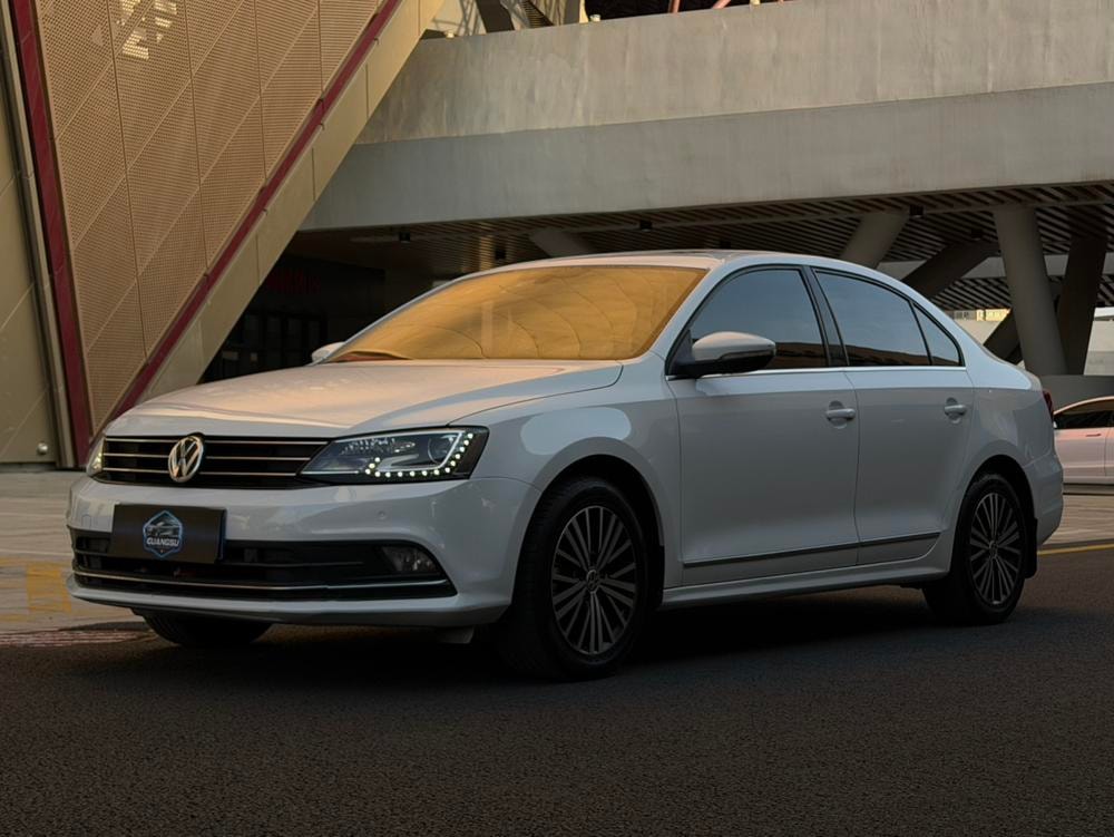 Volkswagen Sagitar 2017 — фото автомобиля