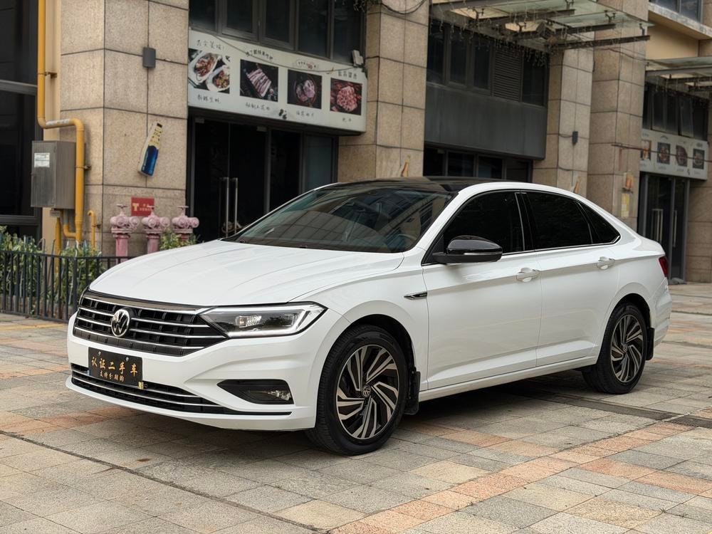 Volkswagen Sagitar 2022 — фото автомобиля 1