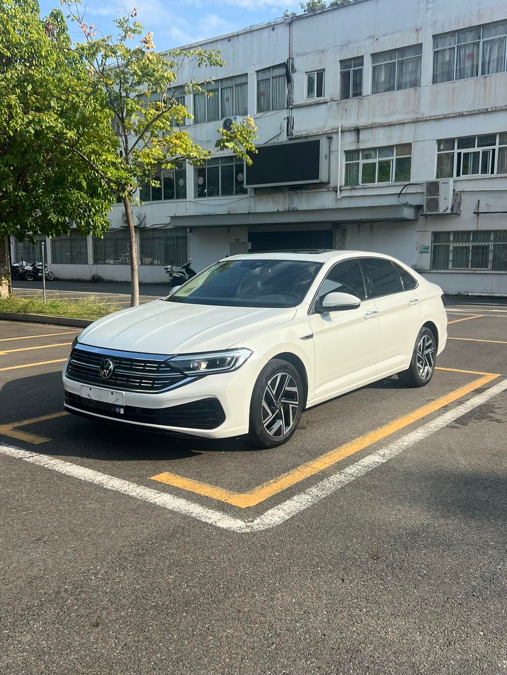 Volkswagen Sagitar 2023 — фото автомобиля