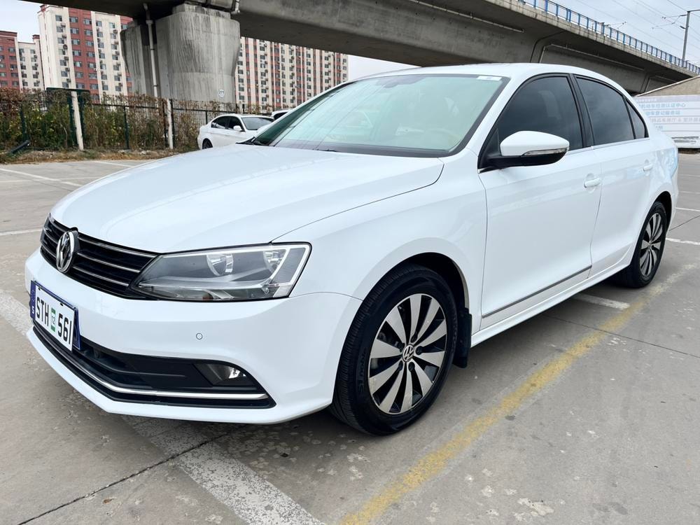 Volkswagen Sagitar 2015 — фото автомобиля