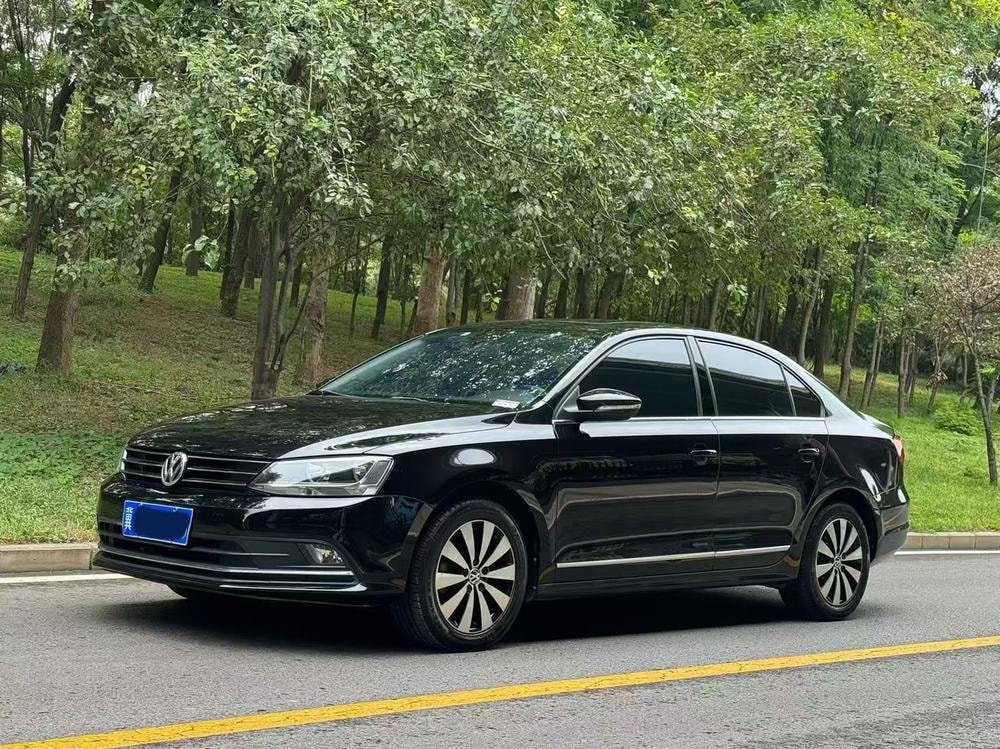 Volkswagen Sagitar 2018 — фото автомобиля 1