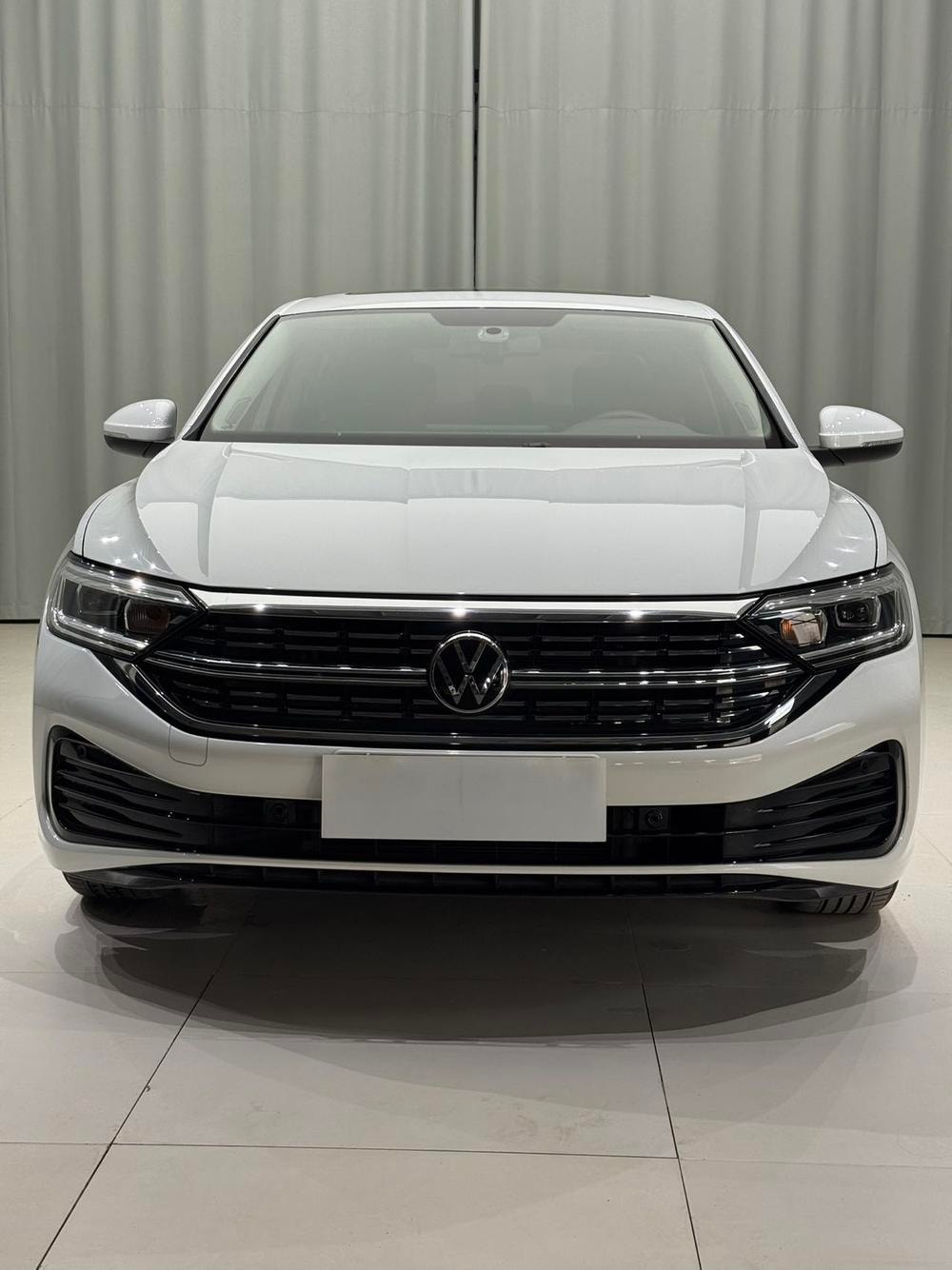 Volkswagen Sagitar 2023 — фото автомобиля 1
