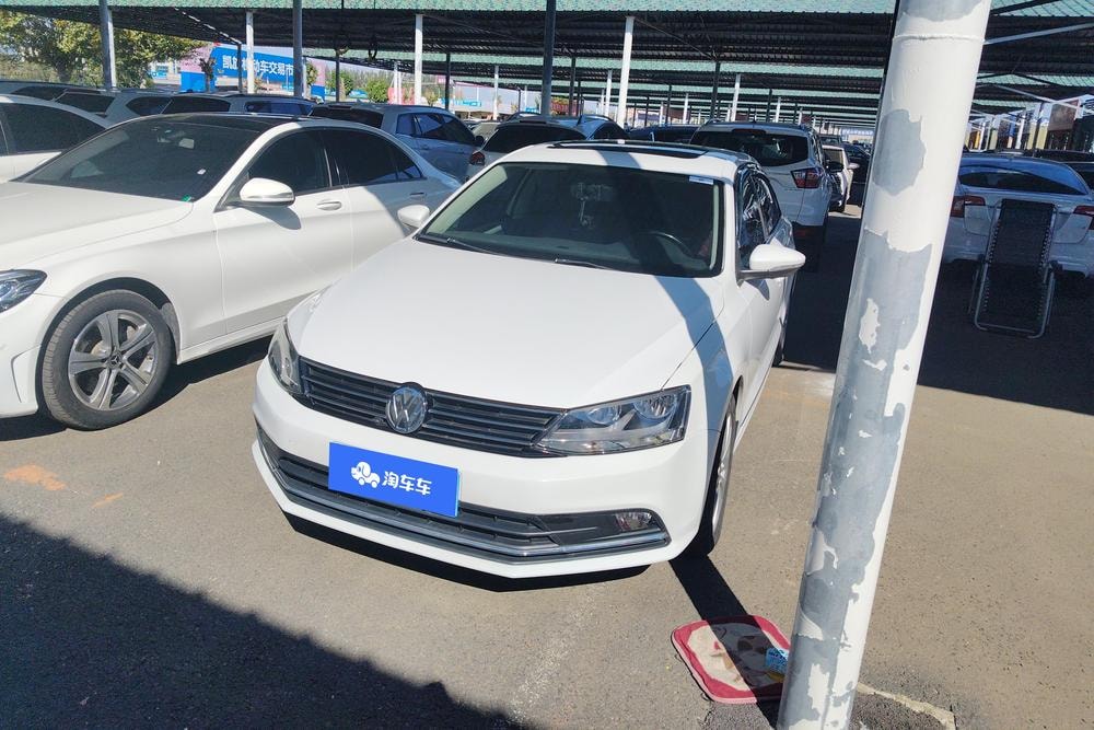 Volkswagen Sagitar 2015 — фото автомобиля