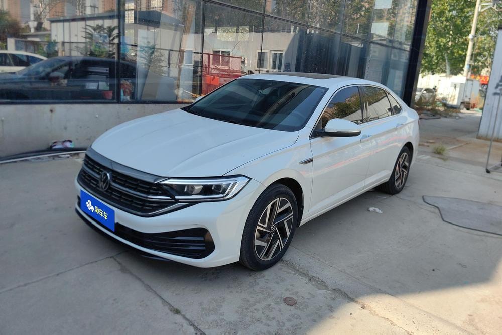 Volkswagen Sagitar 2023 — фото автомобиля 1