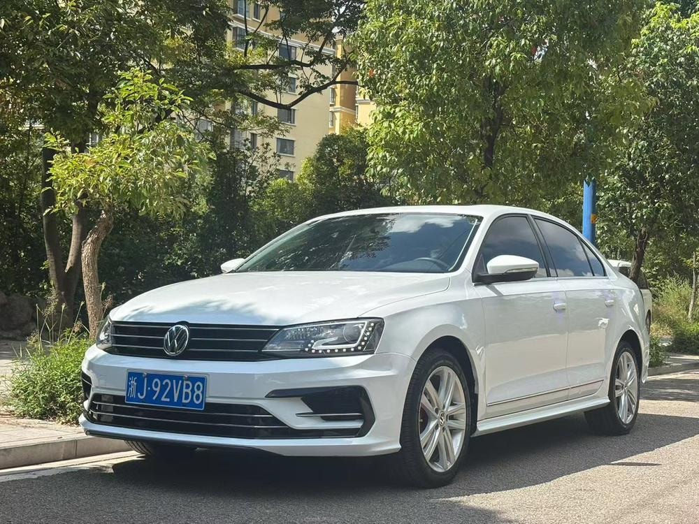 Volkswagen Sagitar 2018 — фото автомобиля