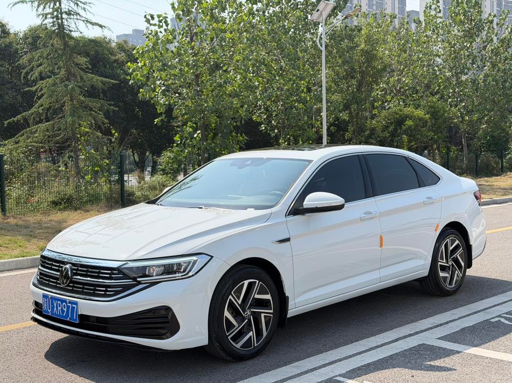 Volkswagen Sagitar 2024 — фото автомобиля 1