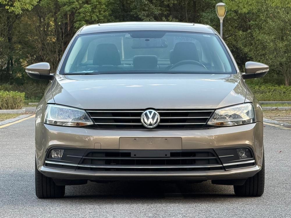 Volkswagen Sagitar 2018 — фото автомобиля 1