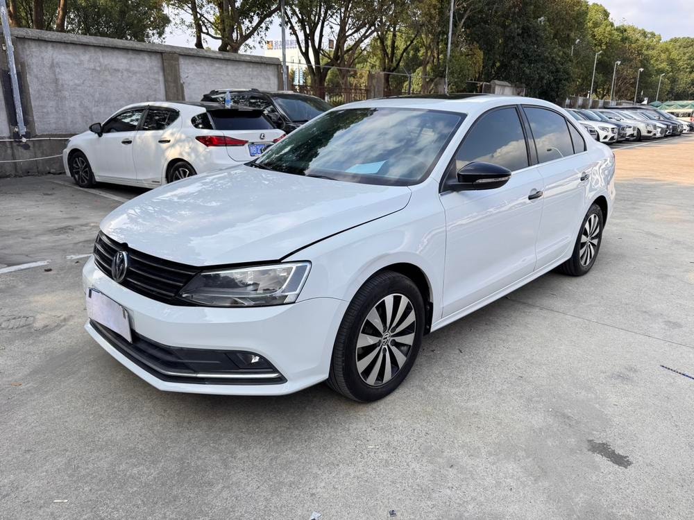 Volkswagen Sagitar 2018 — фото автомобиля 1