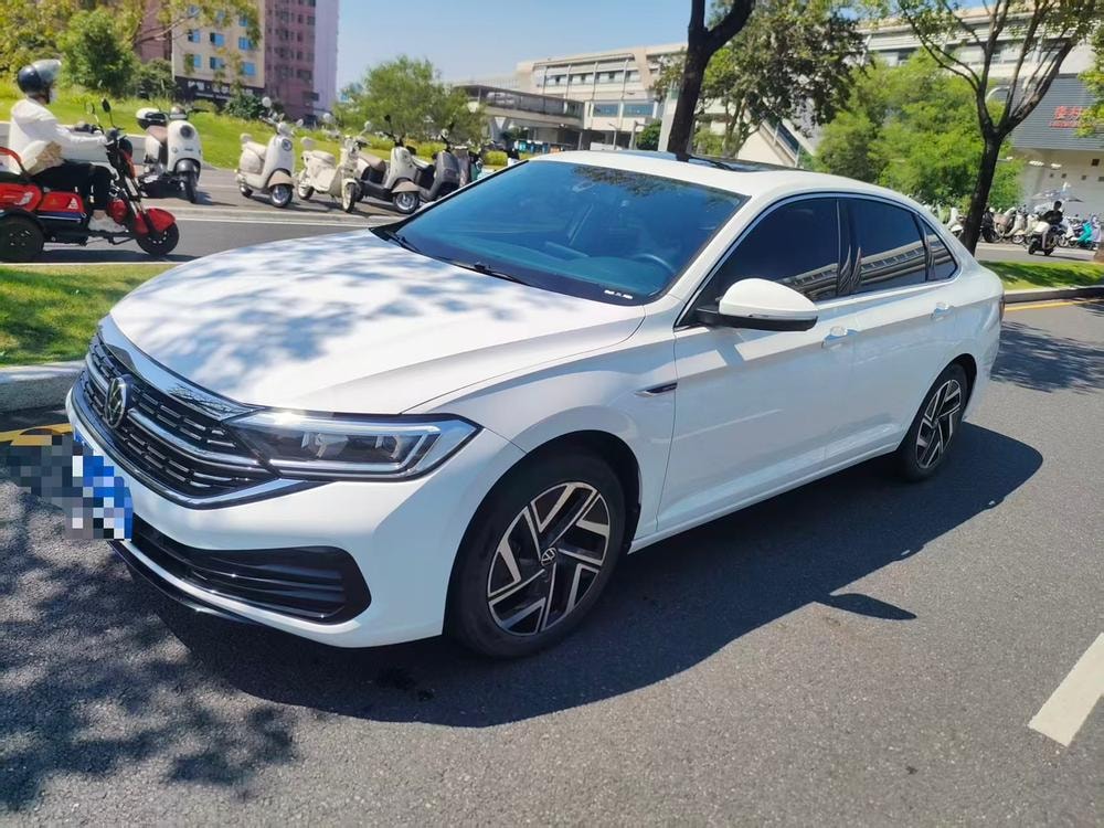 Volkswagen Sagitar 2023 — фото автомобиля 1