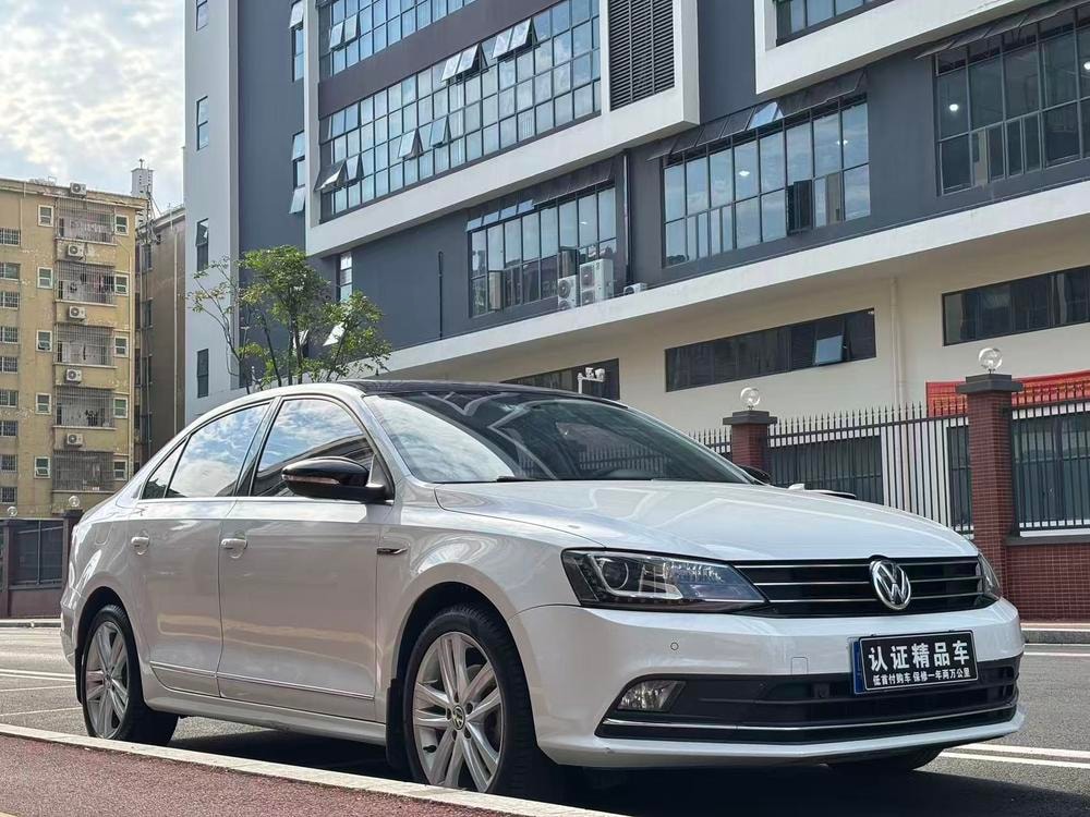 Volkswagen Sagitar 2018 — фото автомобиля 1