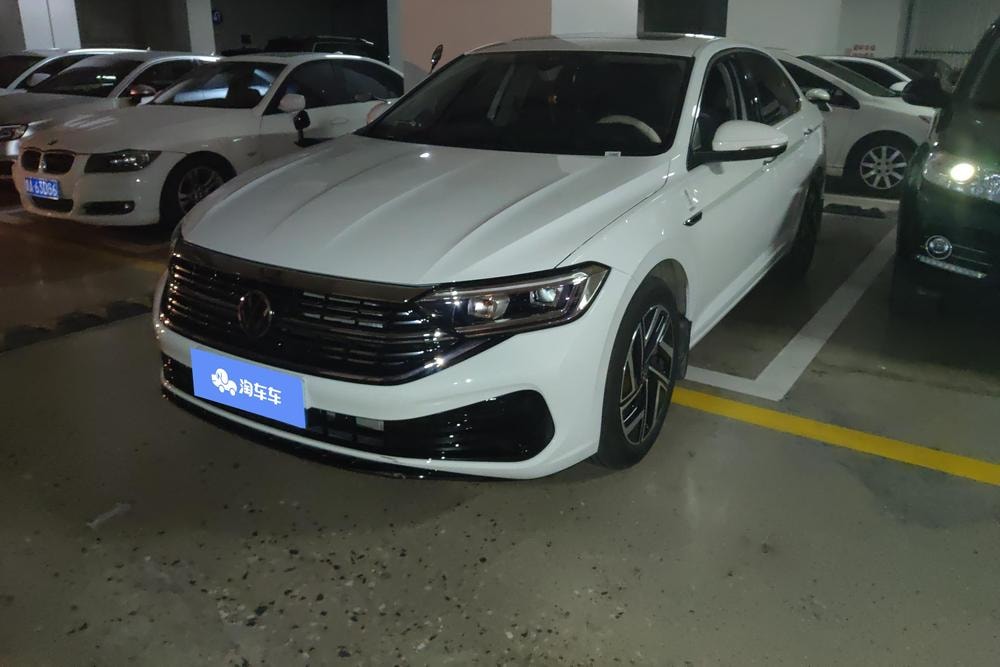 Volkswagen Sagitar 2023 — фото автомобиля 1