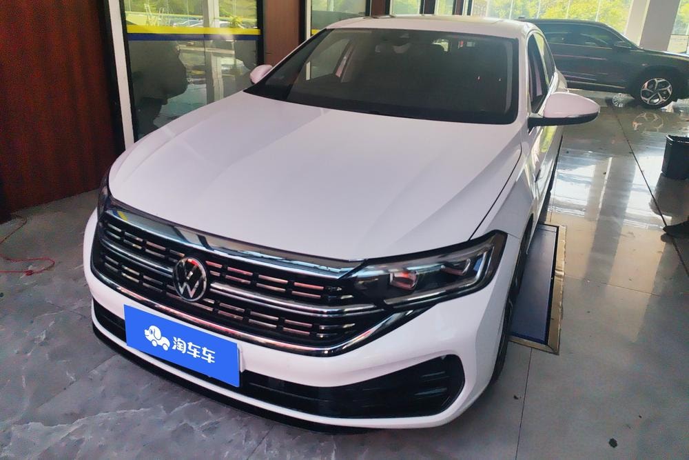 Volkswagen Sagitar 2023 — фото автомобиля 1