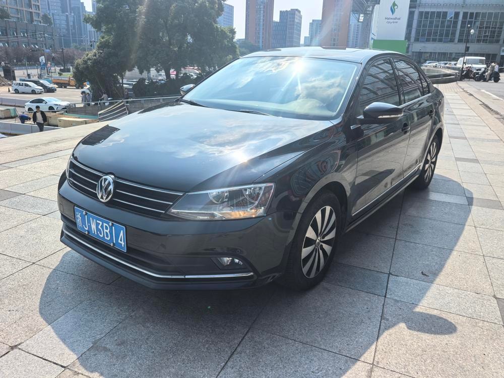 Volkswagen Sagitar 2018 — фото автомобиля 1