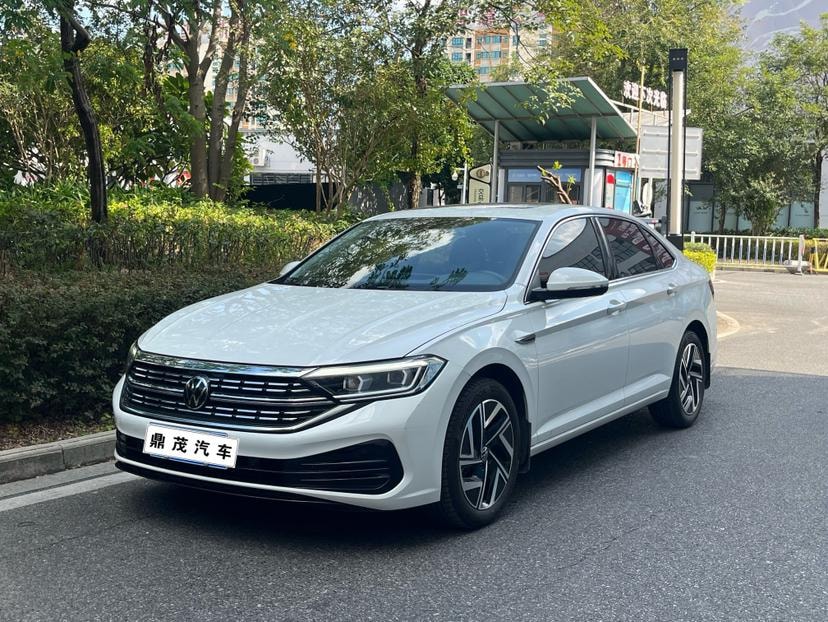 Volkswagen Sagitar 2023 — фото автомобиля 1