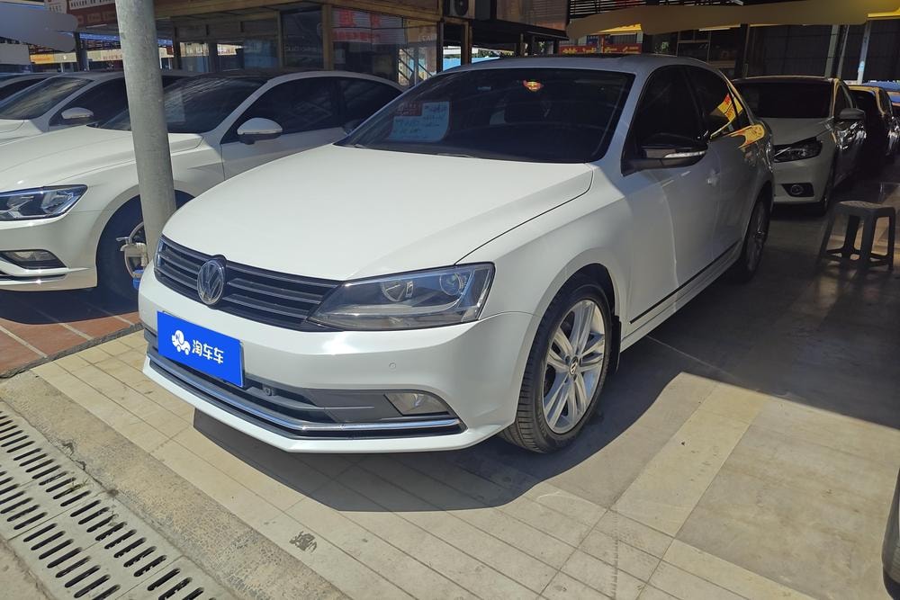 Volkswagen Sagitar 2018 — фото автомобиля 1