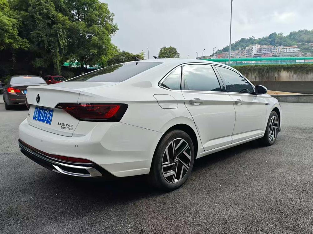 Volkswagen Sagitar 2023 — фото автомобиля