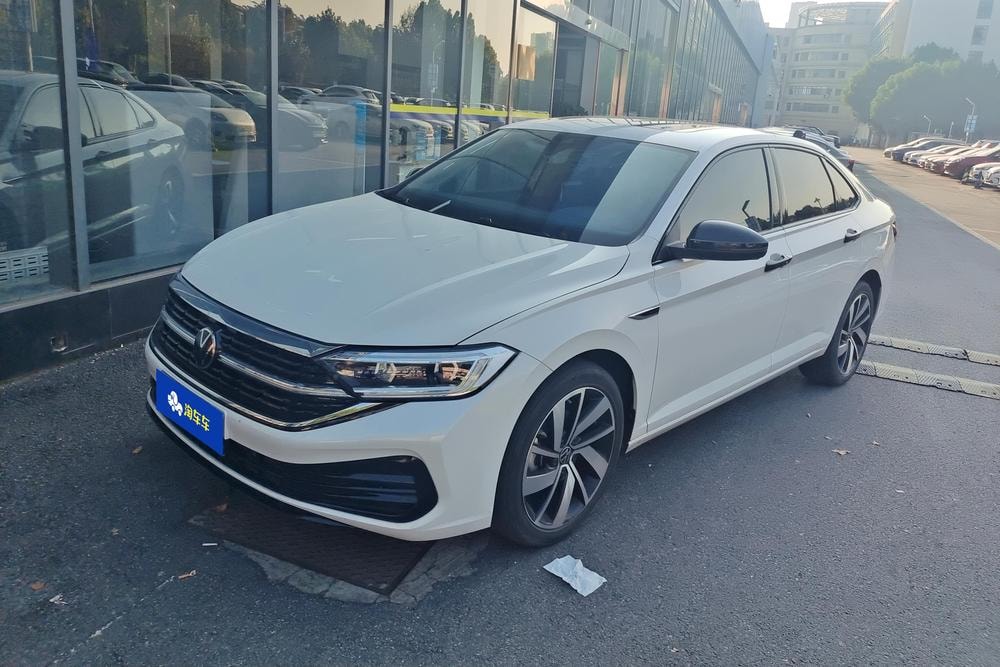 Volkswagen Sagitar 2023 — фото автомобиля 1