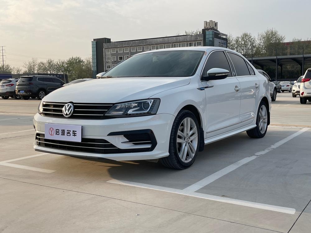 Volkswagen Sagitar 2018 — фото автомобиля