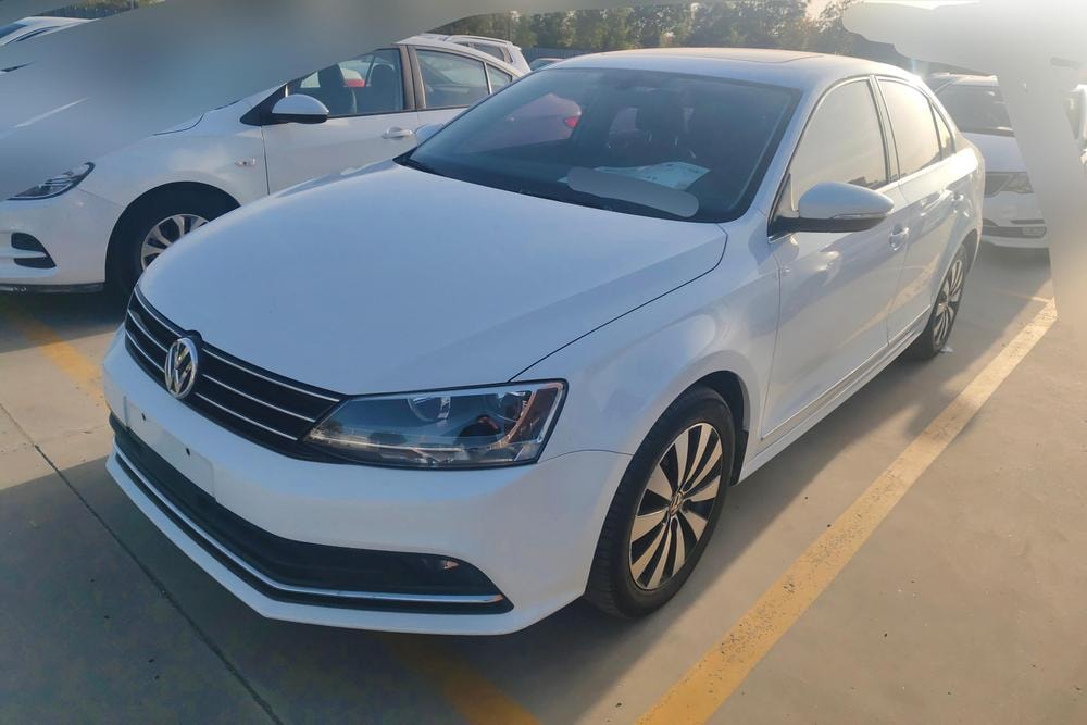 Volkswagen Sagitar 2018 — фото автомобиля 1