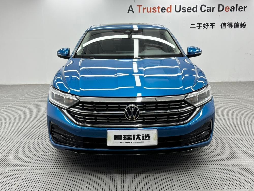 Volkswagen Sagitar 2023 — фото автомобиля 1