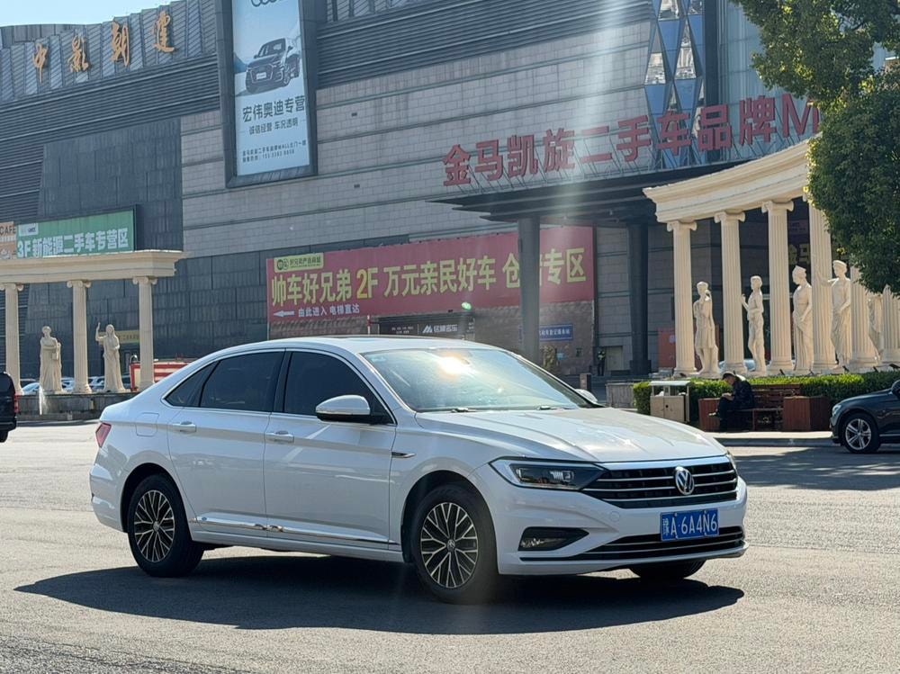 Volkswagen Sagitar 2020 — фото автомобиля