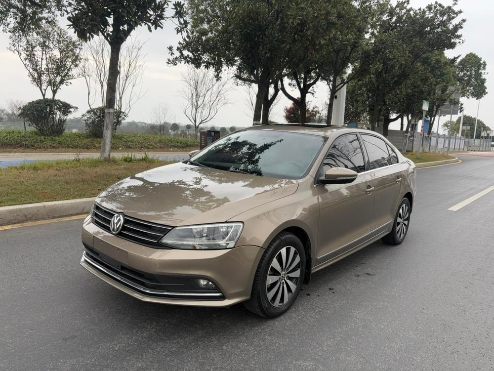 Volkswagen Sagitar 2017 — фото автомобиля