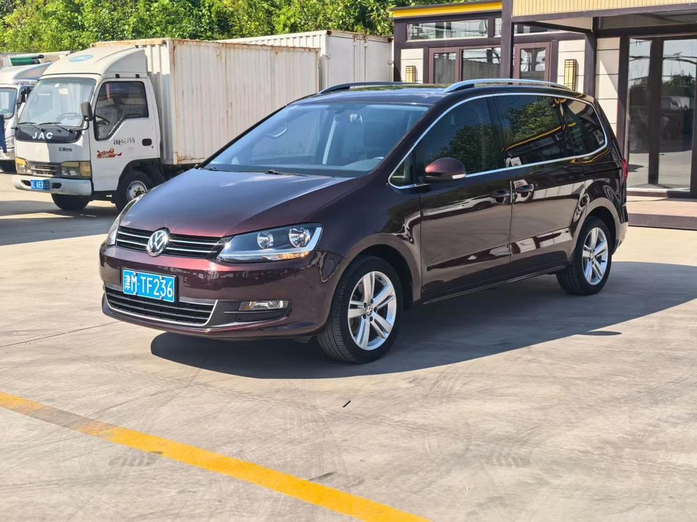 Volkswagen Sharan 2018 — фото автомобиля 1