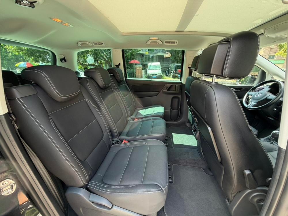 Volkswagen Sharan 2013 — фото автомобиля