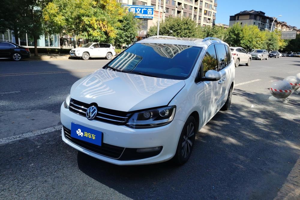 Volkswagen Sharan 2018 — фото автомобиля 1