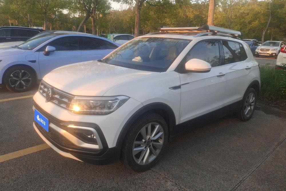 Volkswagen T-Cross 2021 — фото автомобиля