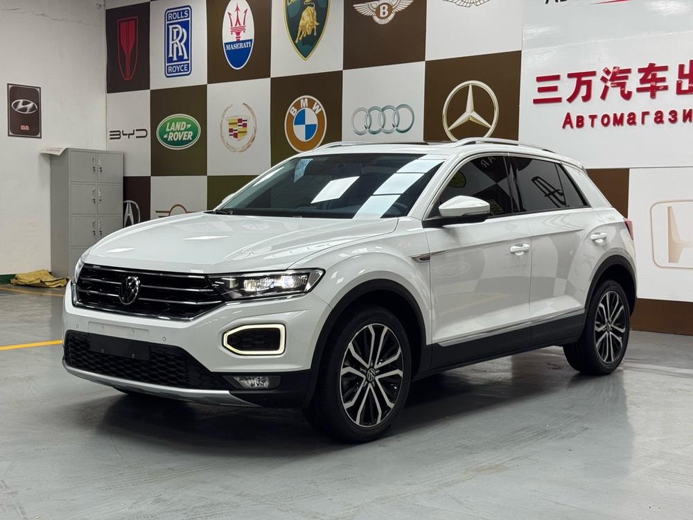 Volkswagen T-Roc 2022 — фото автомобиля 1