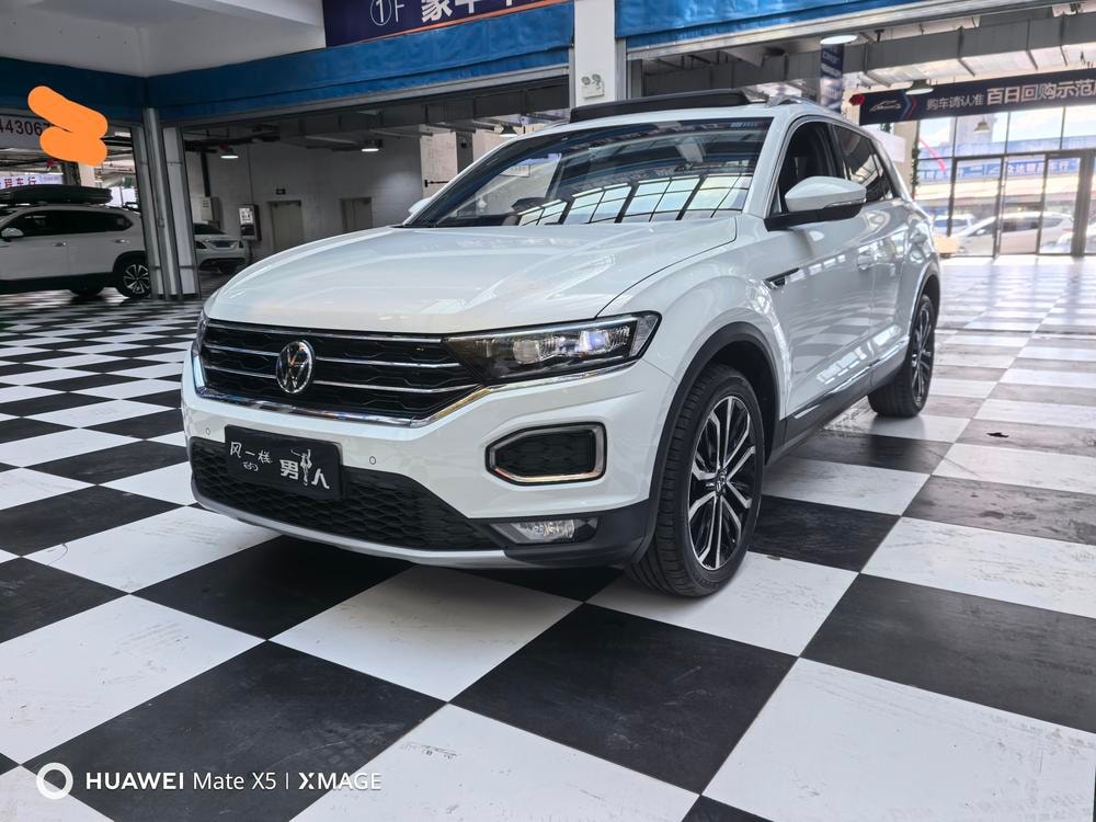Volkswagen T-Roc 2021 — фото автомобиля