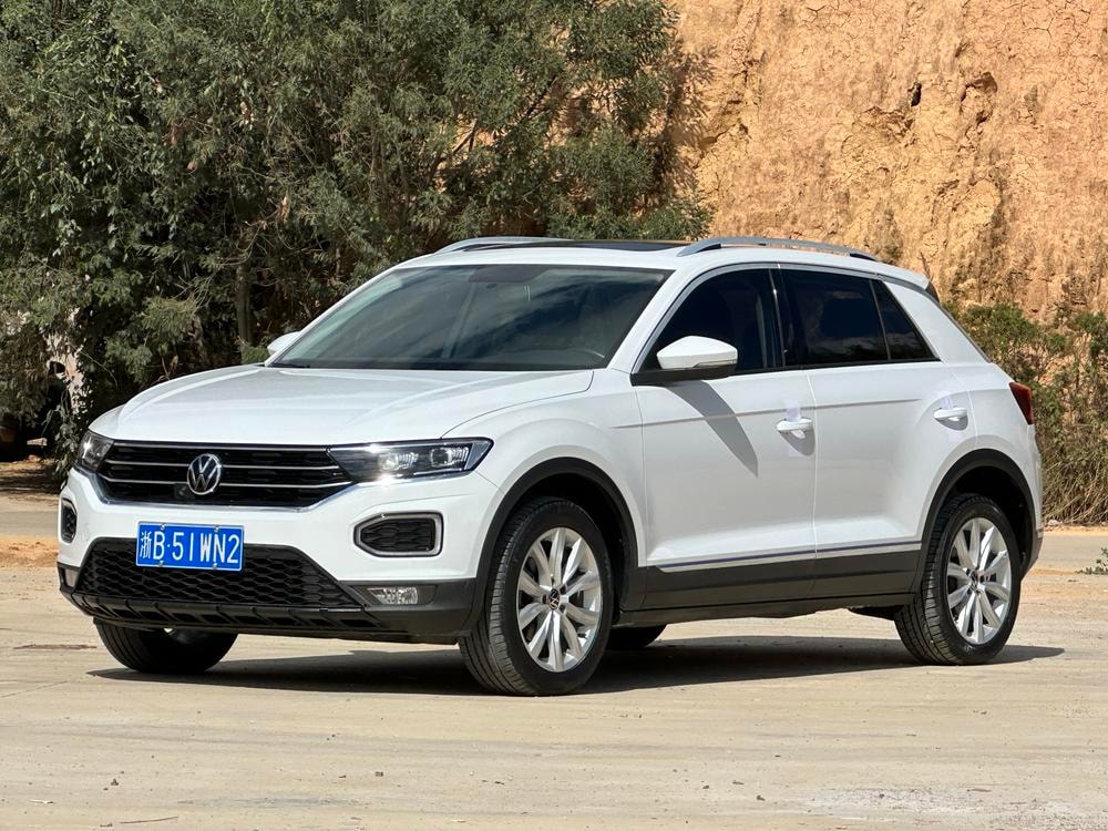 Volkswagen T-Roc 2021 — фото автомобиля