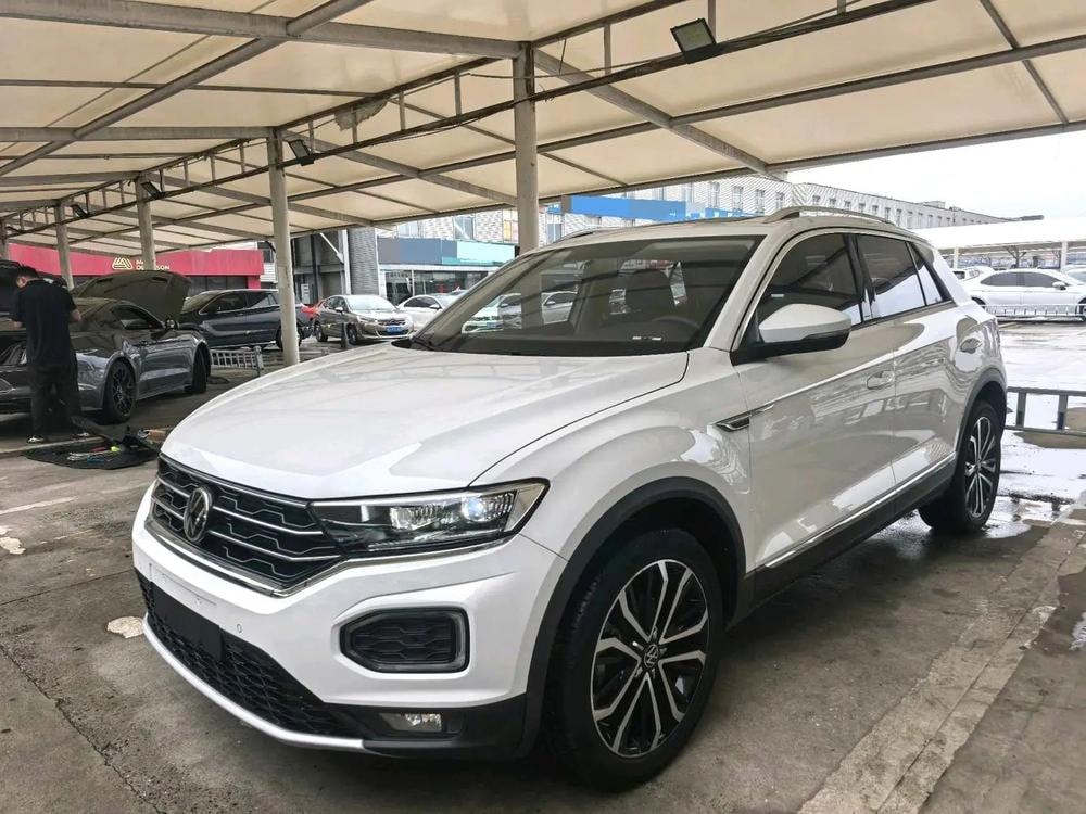 Volkswagen T-Roc 2022 — фото автомобиля