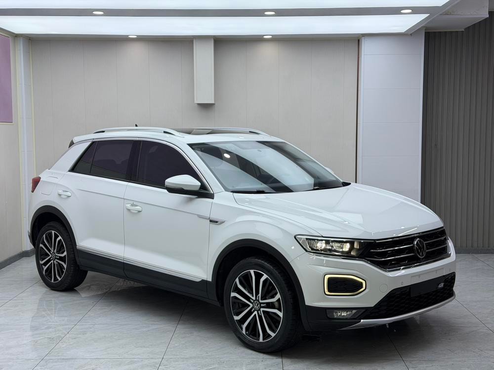 Volkswagen T-Roc 2022 — фото автомобиля