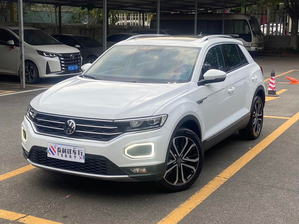 Volkswagen T-Roc 2022 — фото автомобиля