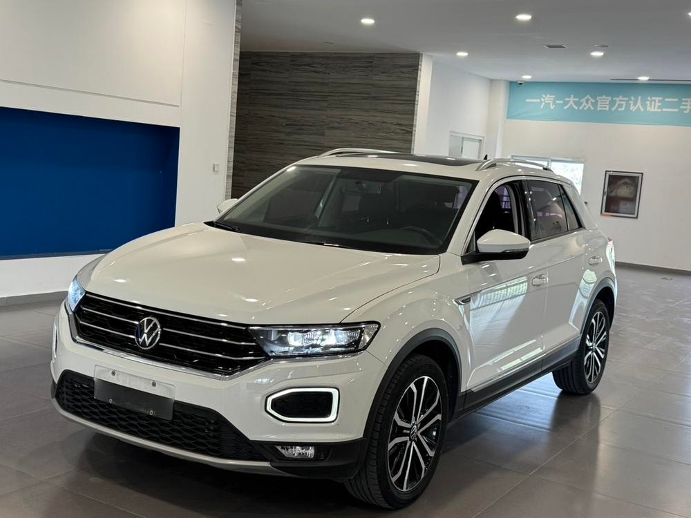 Volkswagen T-Roc 2020 — фото автомобиля