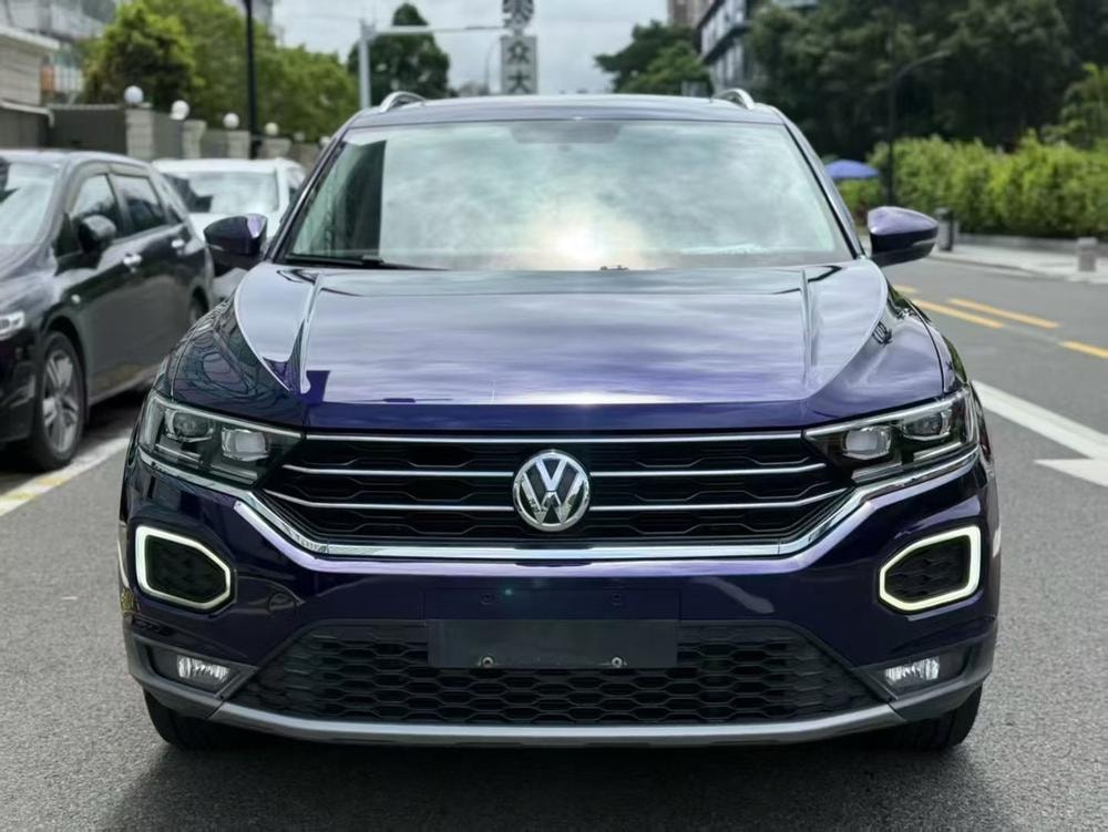Volkswagen T-Roc 2018 — фото автомобиля