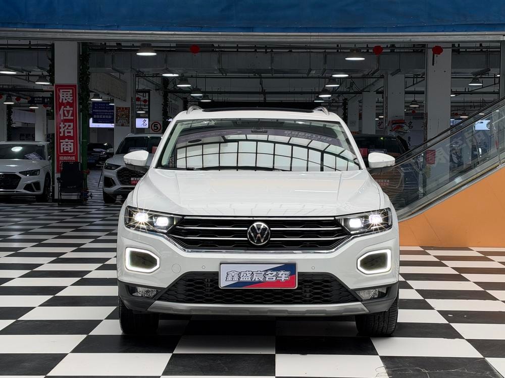 Volkswagen T-Roc 2022 — фото автомобиля