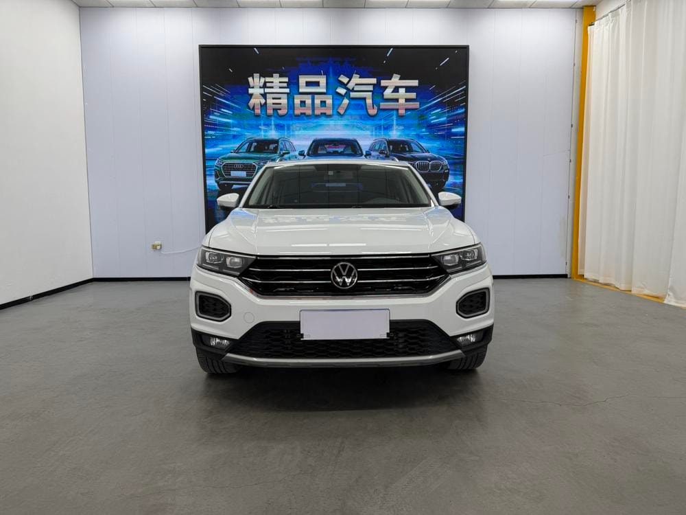 Volkswagen T-Roc 2021 — фото автомобиля 1