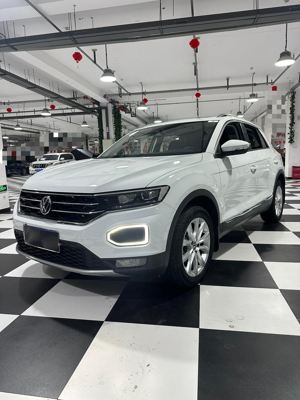 Volkswagen T-Roc 2022 — фото автомобиля 1