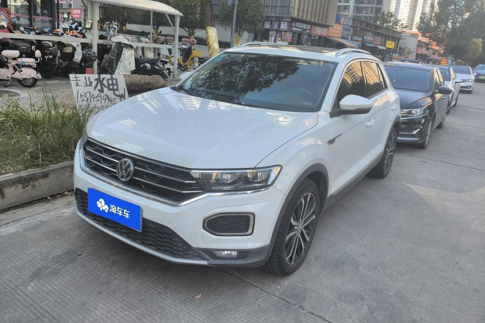 Volkswagen T-Roc 2020 — фото автомобиля 1