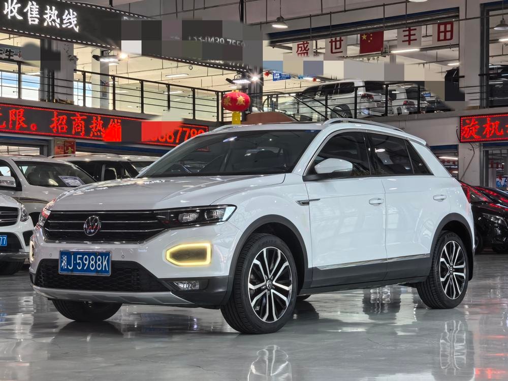 Volkswagen T-Roc 2022 — фото автомобиля