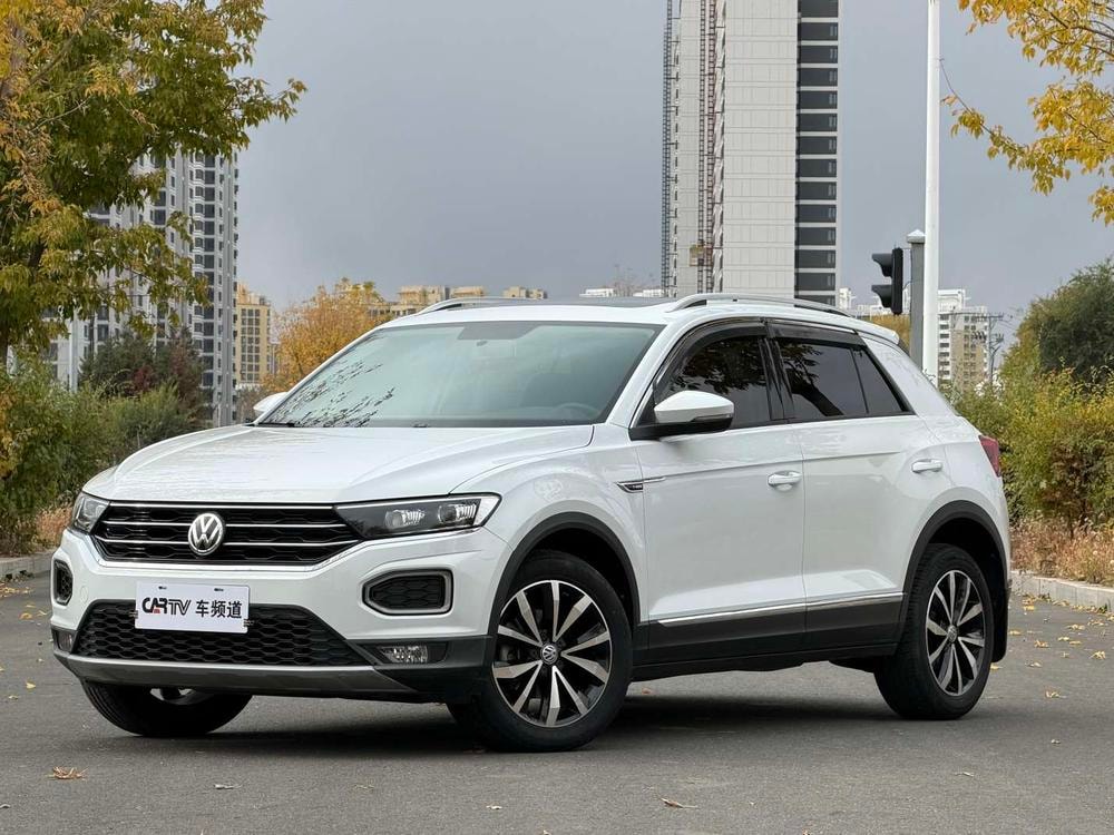 Volkswagen T-Roc 2018 — фото автомобиля