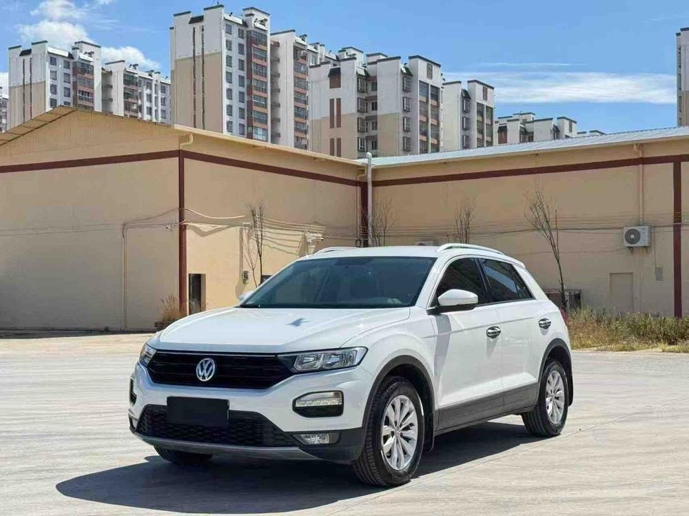 Volkswagen T-Roc 2019 — фото автомобиля