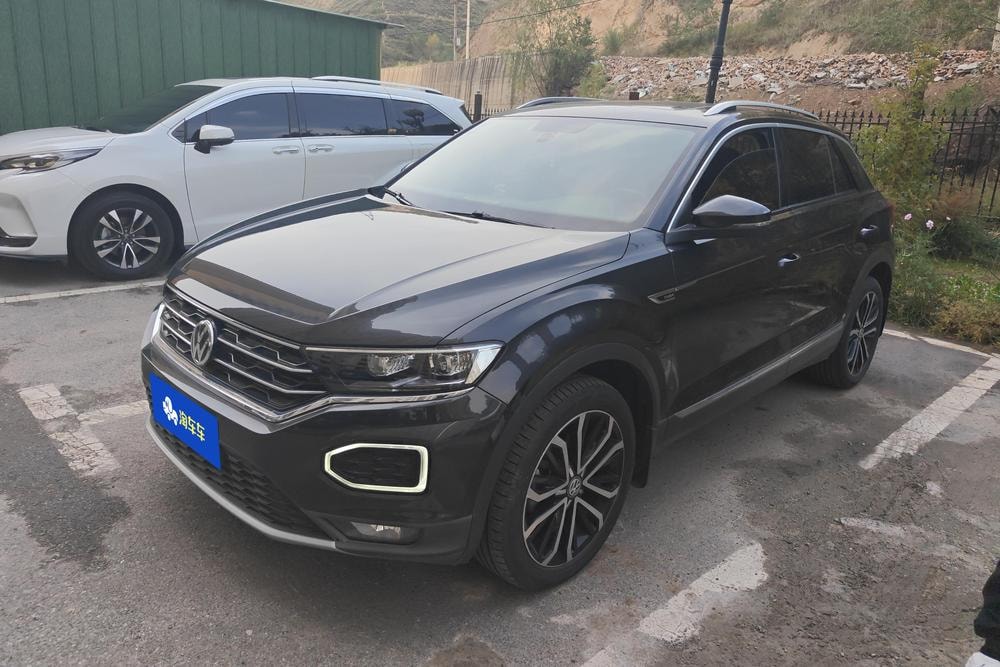 Volkswagen T-Roc 2018 — фото автомобиля