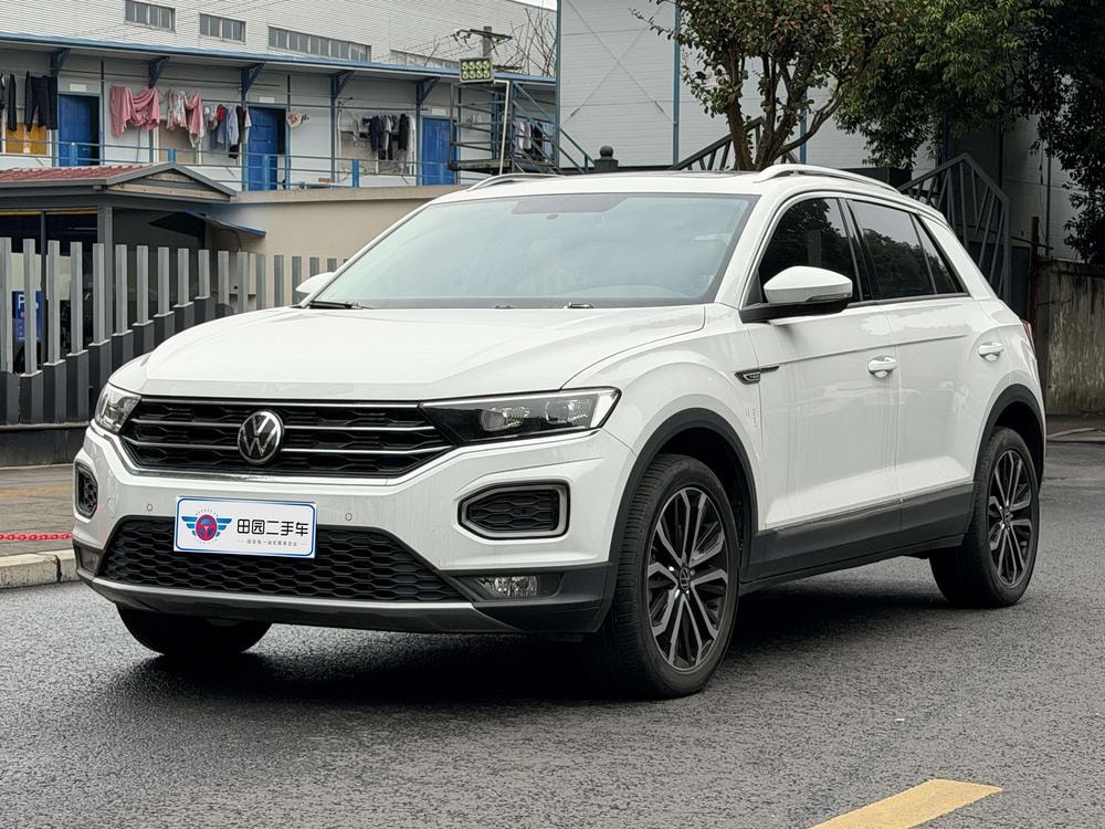 Volkswagen T-Roc 2022 — фото автомобиля