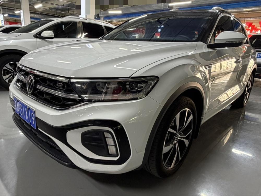 Volkswagen T-Roc 2023 — фото автомобиля